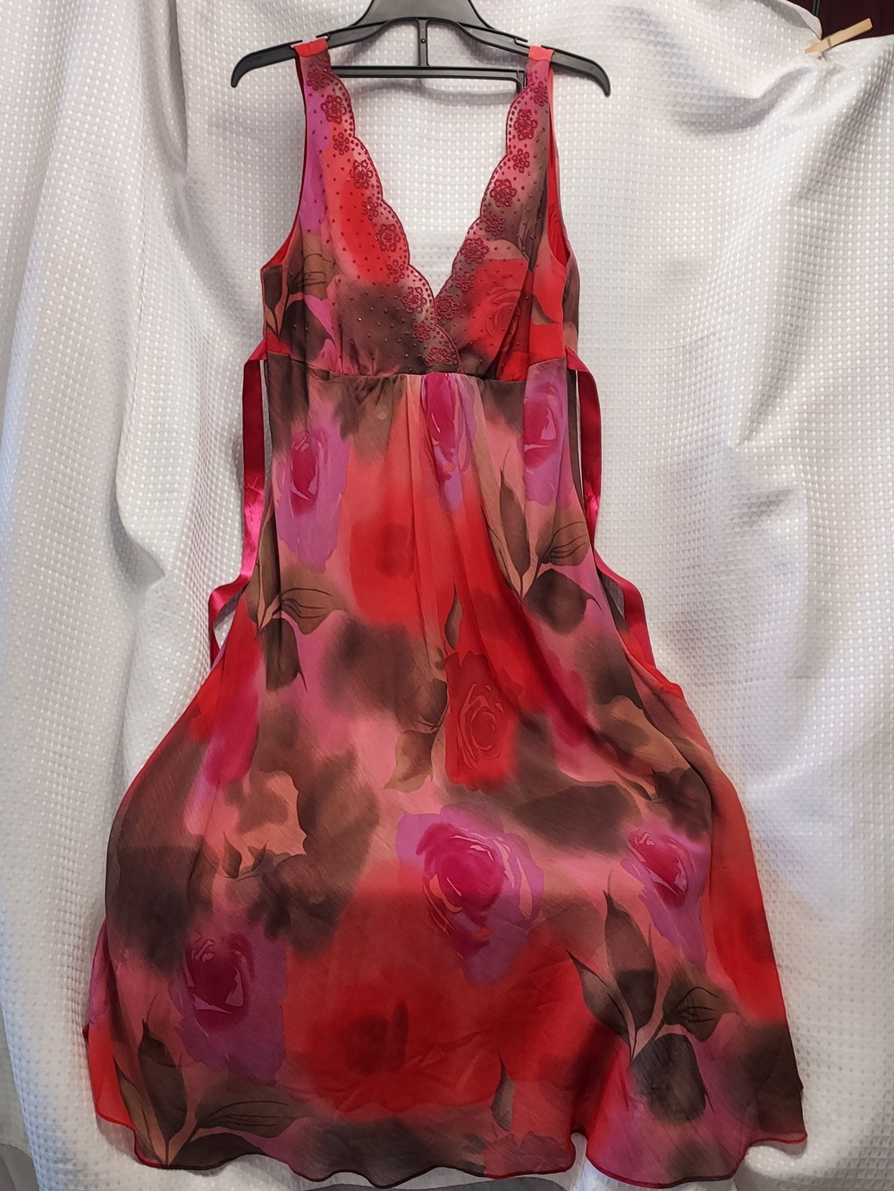 Maria Bonita Floral Satin Sleep Chemise in Red and Pink